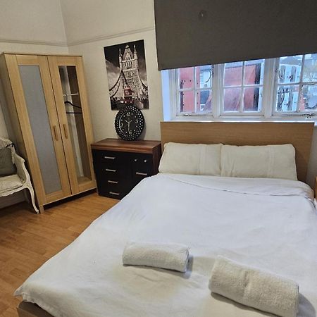 London Edgware Station Apartment Экстерьер фото