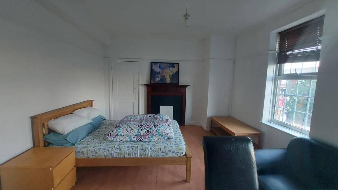 London Edgware Station Apartment Экстерьер фото