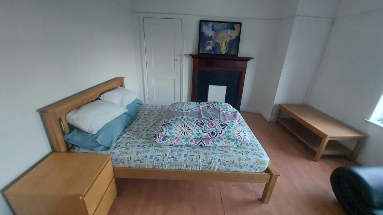 London Edgware Station Apartment Экстерьер фото