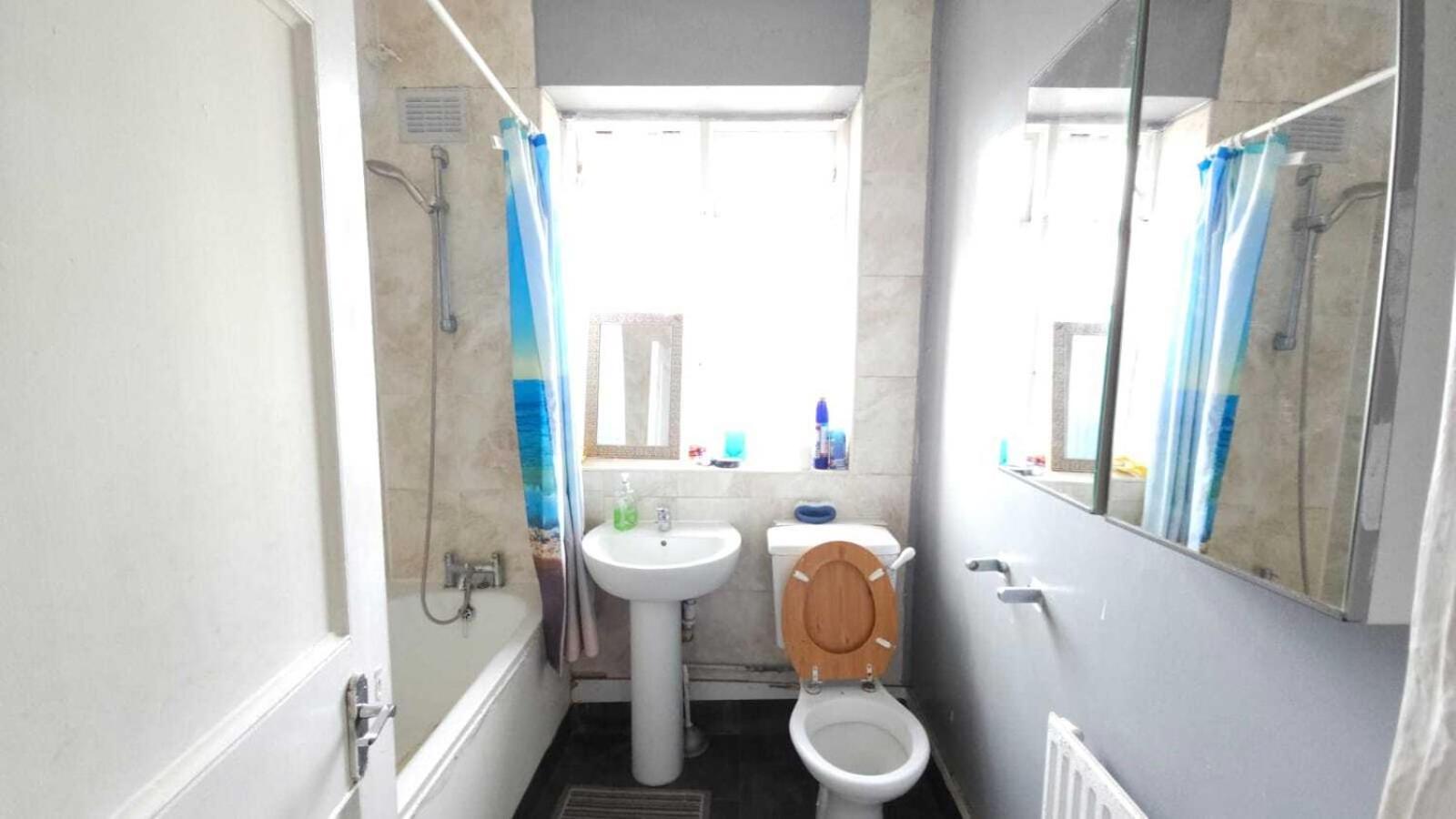 London Edgware Station Apartment Номер фото